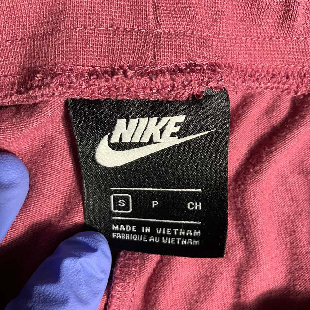 Nike Women's Sportswear Club Fleece Mid-Rise Shorts Pink Size Small - Picture 4 of 4